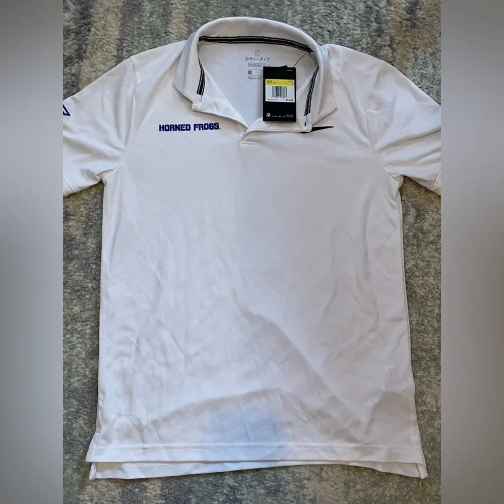 Brand new with tags men’s tennis shirt from Nike